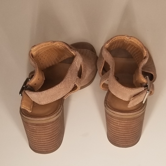 LIKE NEW Franco Sarto Suede Shoes - Picture 9 of 11